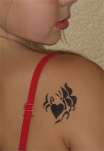 Airbrush-Tattoo-Herz