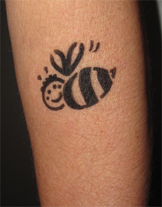 Airbrush-Tattoo-Biene