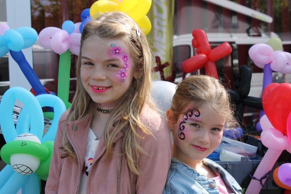 Kinderschminken-und-Luftballontiere-Wiesbaden