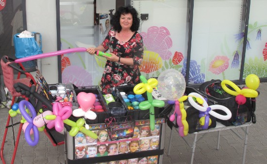 Kinderschminken-Schminkstand-Ballons-Tattoos-Schminken Kinderschminken-Schminkstand-Ballons-Tattoos-Schminken