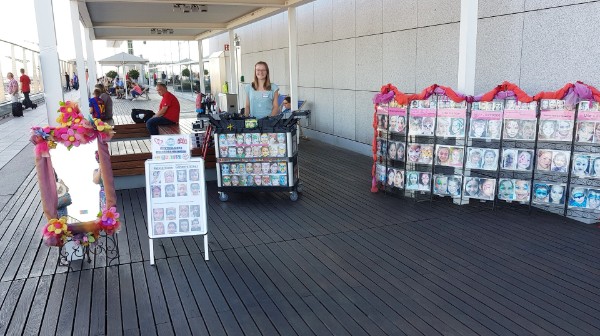 Kinderschminken-Schminkstand-Flughafen-Frankfurt Kinderschminken-Schminkstand-Flughafen-Frankfurt