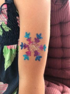 Glitzertattoos-Eiskristall-Schneestern